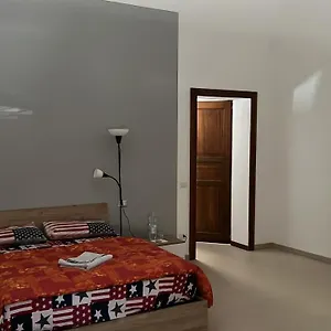 Alloggio in famiglia Grande Stanza Matrimoniale In Palazzo Signorile, Mirandola